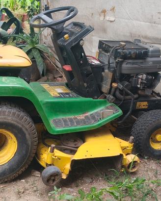 trattorino tagliaerba John Deere lx188