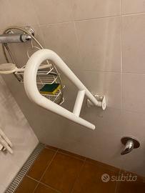 Sostegno a muro per bagno