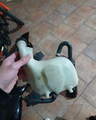 vaschetta radiatore piaggio 