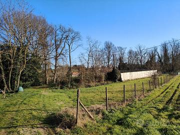 Terreno con capannone