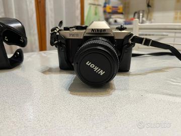 Fotocamera a pellicola Nikon FM10