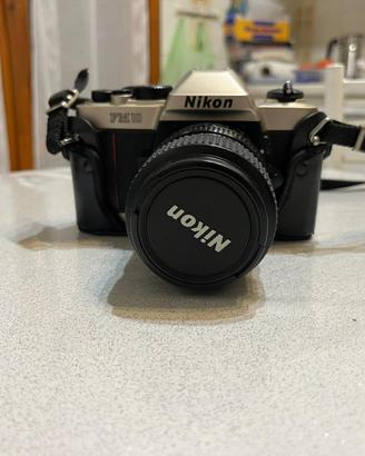 Fotocamera a pellicola Nikon FM10
