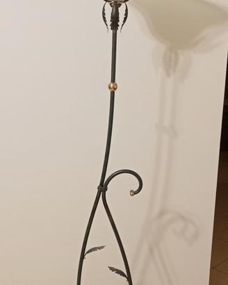Lampada a piantana classica 