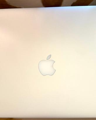 Macbook pro 15' retina 2015 16gb  256 ssd  i7