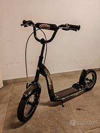 Monopattino con ruote grandi 