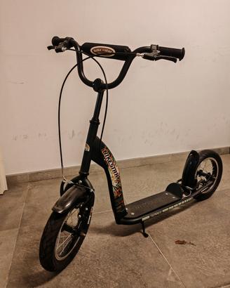 Monopattino con ruote grandi 