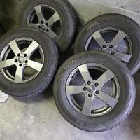 Cerchi in lega con gomme invernali