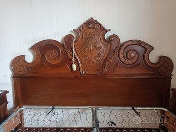 Letto king size e comodini 