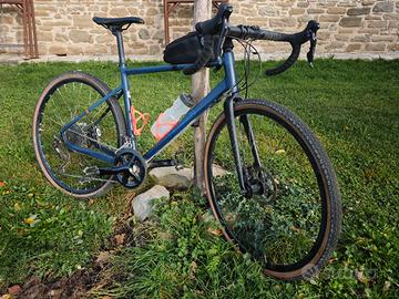 Triban Gravel 520 Media