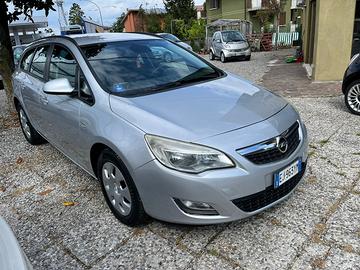 Opel astra 2011