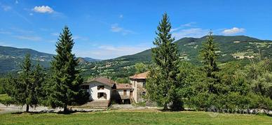 Villa di 150 m² con 4 locali e box auto a Varsi