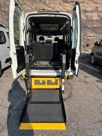 Fiat Doblo TRASPORTO DISABILI tetto alto
