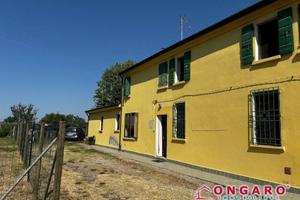 Villetta a schiera di 150 m² con 4 locali e box au