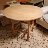 tavolo grezzo in legno grezzo 