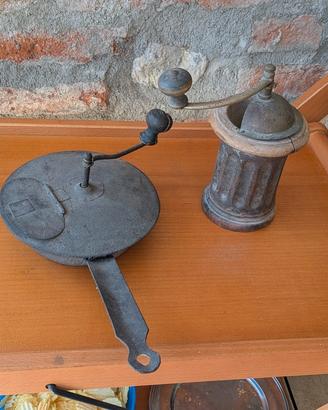 macina caffè e pentola per tostare il caffè 