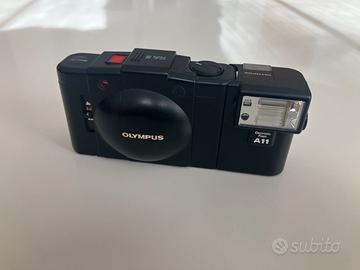 Fotocamera 35 mm Olympus XA2 + flash A11