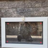 finestra in alluminio nuova con vetro camera