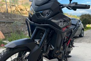 Africa Twin 1.1 2025 NERA TELAIO ROSSA 1400km