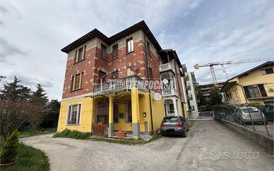 3 locali all'ultimo piano