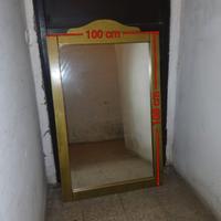 Specchio con cornice di legno dorata 108x100 cm