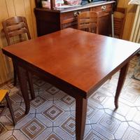 Tavolo in legno massello