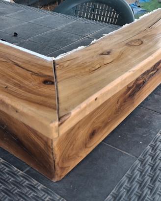 rivestimento in legno di ulivo per caminetto 