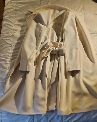 Cappotto bianco lungo con cinta, S