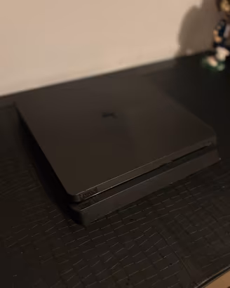 PS4 slim + controller originale e 5 giochi
