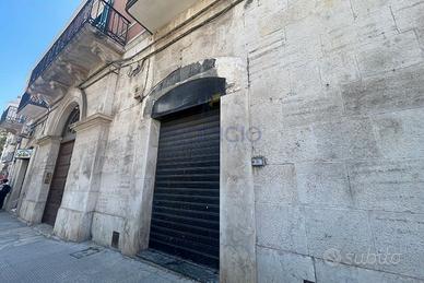 Ampio locale commerciale a Bisceglie