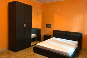 Camera in appartamento ristrutturato