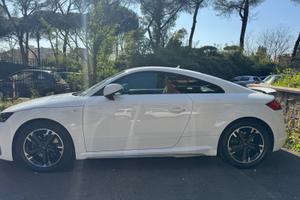 Audi TT Coupe 40 2.0 tfsi s-tronic