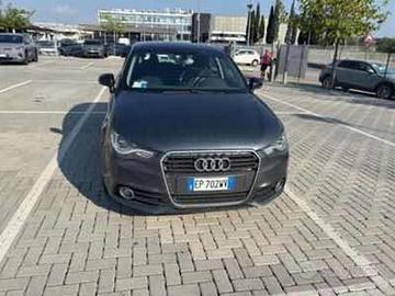 AUDI A1 SPB 1.6 TDI S tronic Attraction