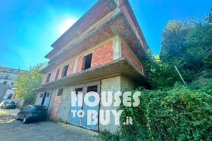 Casa indipendente con terreno