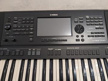 Tastiera musicale digitale Yamaha PSR-SX700