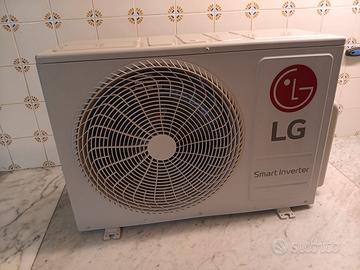 Unità esterna climatizzatore LG MU2R15.U13