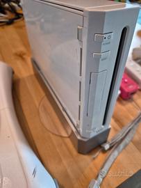 Nintendo Wii + Balance Board (opzione TV LG 24")