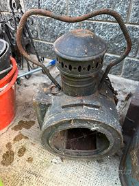 Vecchia la lampada da ferroviere