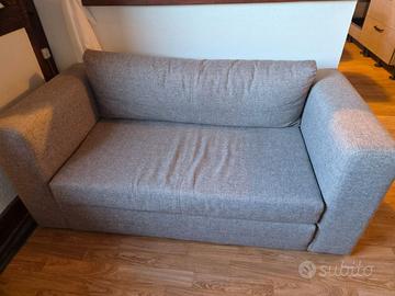 Divano letto grigio – come nuovo