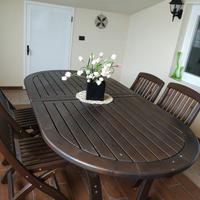 Tavolo con 6 sedie in legno per interno ed esterno