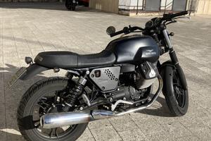 Moto Guzzi V7 Stone - 2014 - 13.808 km