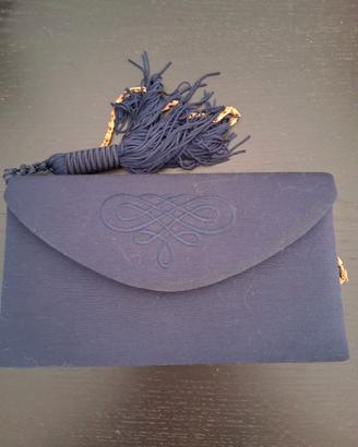 Pochette in raso blu