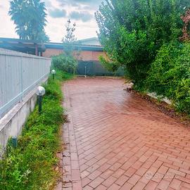 villetta quadri familiare 500 m dal mare