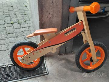 Bici in legno da bambino
