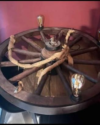 Lampadario a ruota di carro 