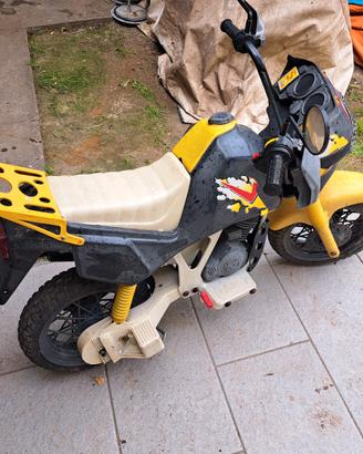 moto elettrica peg perego dakota 