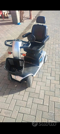 Scooter e carrozzina elettrica per anziani