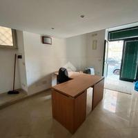 NEGOZIO A GRUMO NEVANO