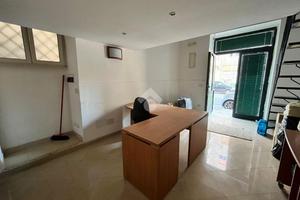 NEGOZIO A GRUMO NEVANO