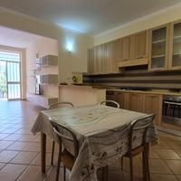 Ben arredato e climatizzato, vicino al centro