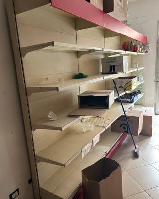Scaffali supermercato